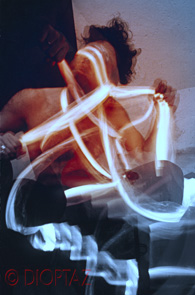 happenings de Body-art-performances et de scéances de Sinesthésie-Trans-Art ©®.. FIBRES OPTIQUES